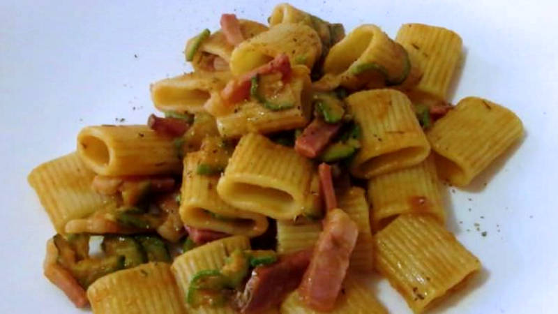 Salsa speck e zucchine