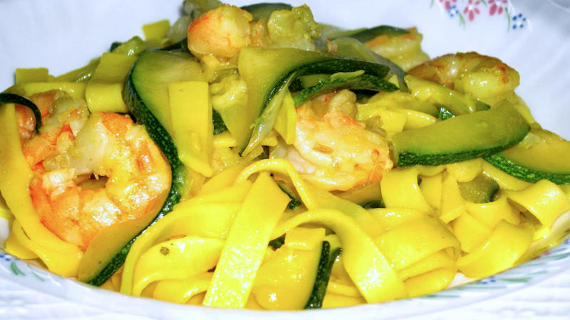 Salsa di zucchine e gamberi