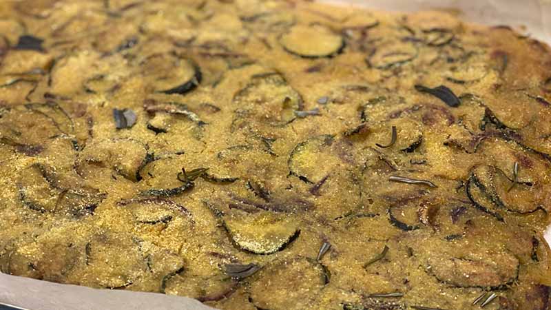 Scarpaccia alle zucchine e cipolle