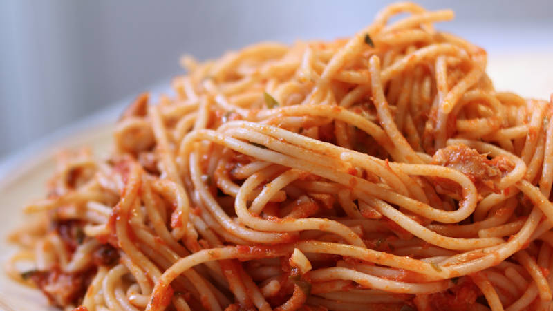 Spaghetti tonno e basilico risottati