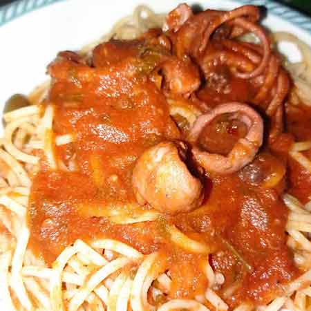 Spaghetti con moscardini (per 1 persona)