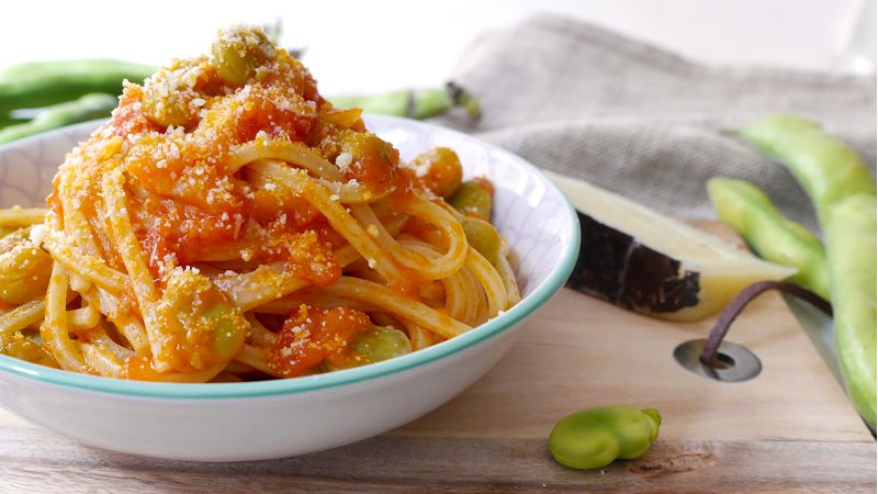 Spaghetti fave e pecorino