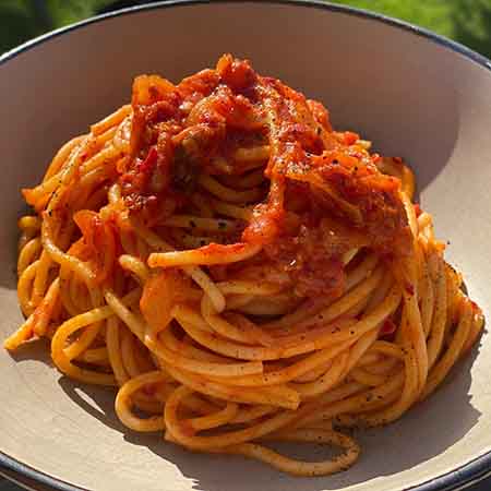 Spaghetti 'nduja e basilico