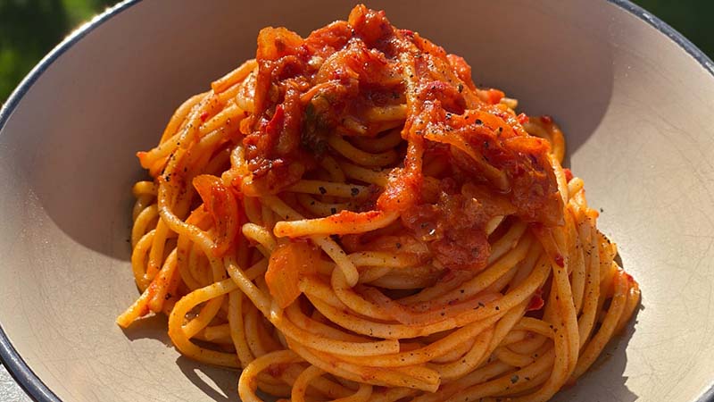 Spaghetti 'nduja e basilico