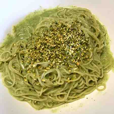 Spaghetti risottati zucchine e pistacchio