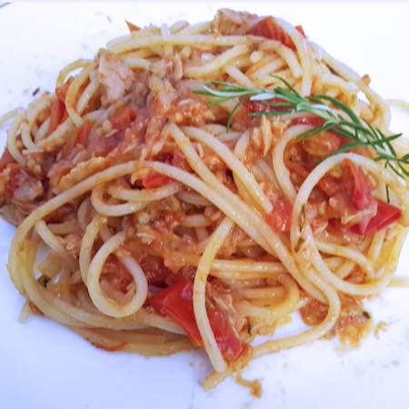 Spaghetti tonno e pomodorini