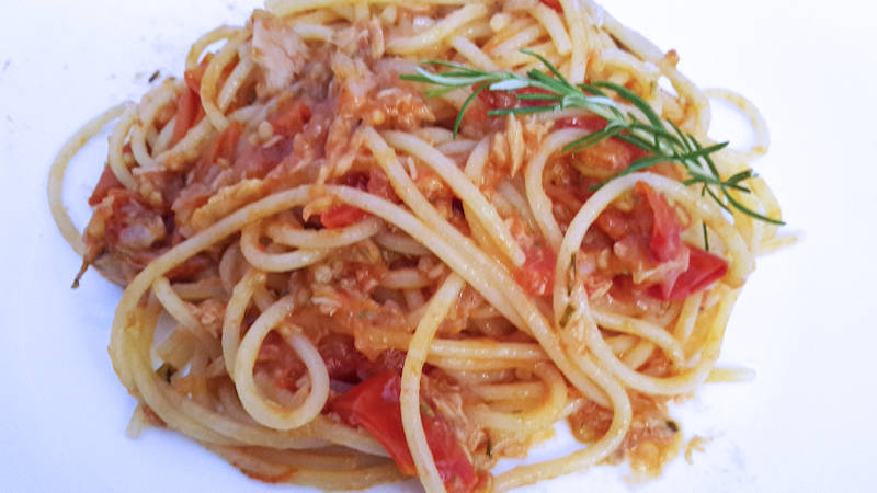 Spaghetti tonno e pomodorini