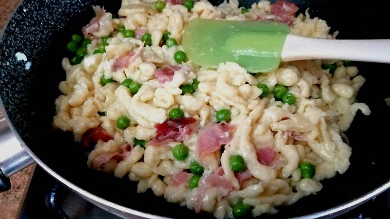 Spatzle piselli e speck