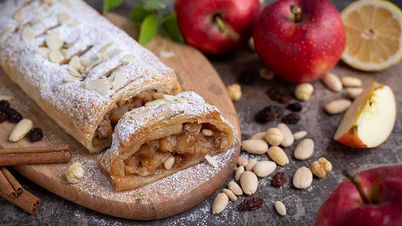 Strudel di mele con mandorle