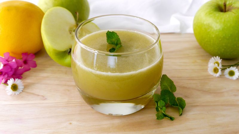 Succo di pompelmo mela e menta