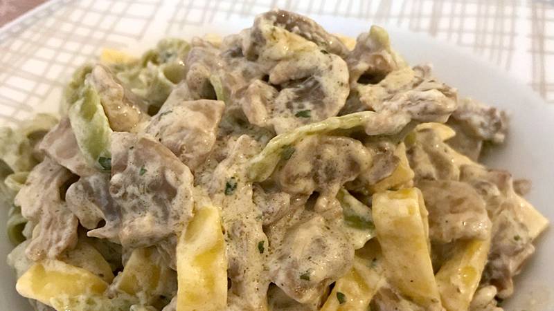 Tagliatelle panna e funghi