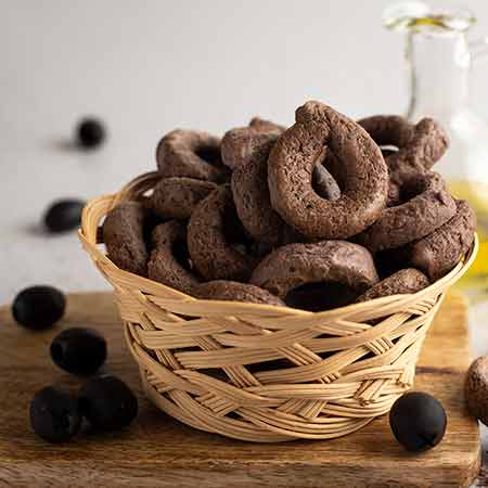 Taralli alle olive nere