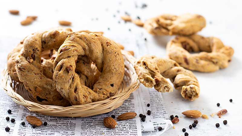 Taralli napoletani sugna e pepe