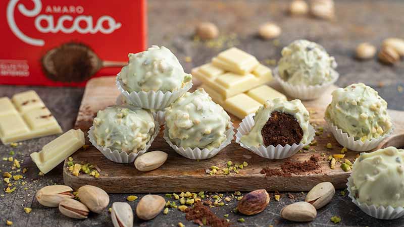 Tartufini cacao, pistacchi e cioccolato bianco