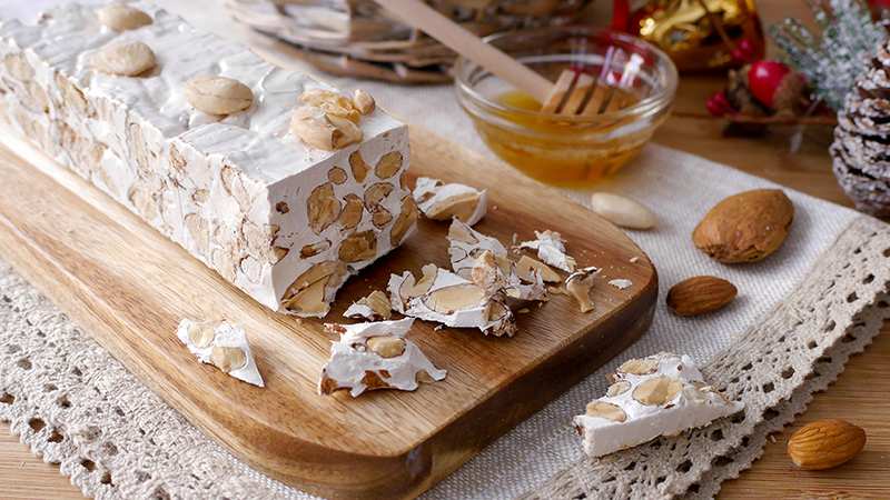 Torrone duro alle mandorle