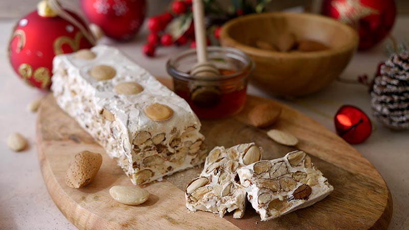 Torrone mandorlato alla cannella