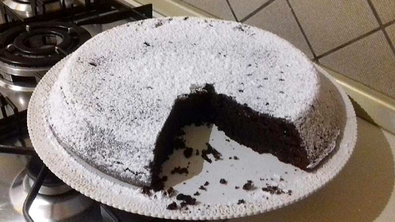 Torta al cioccolato e mandorle