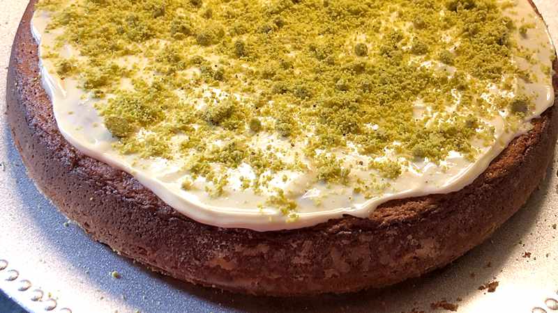 Torta al pistacchio e cioccolato bianco