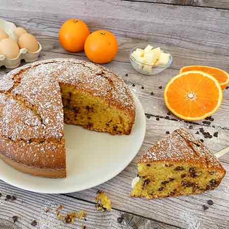 Torta all'arancia con gocce di cioccolato