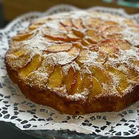 Torta alla ricotta con pesche