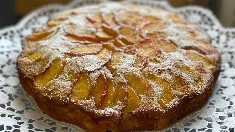 Torta alla ricotta con pesche