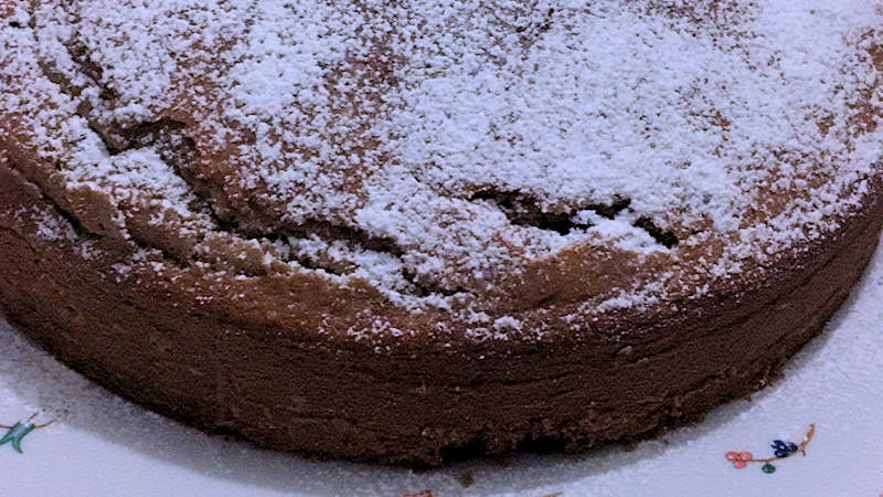 Torta banane yogurt e gocce di cioccolato