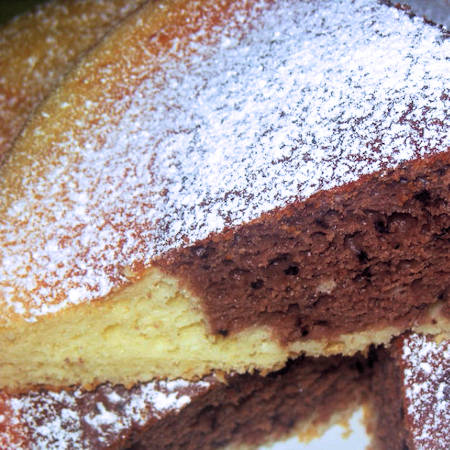 Torta bicolore banana e cacao