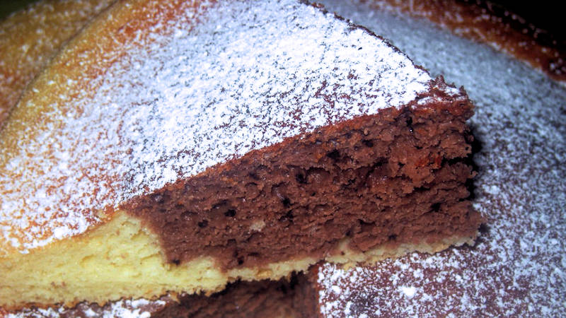 Torta bicolore banana e cacao