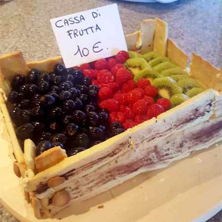 Torta cassetta di frutta