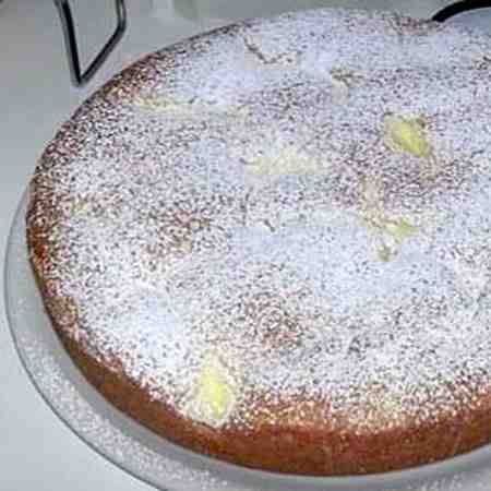 Torta con crema alla ricotta