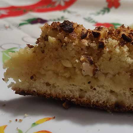 Torta con mele, mandorle e streusel