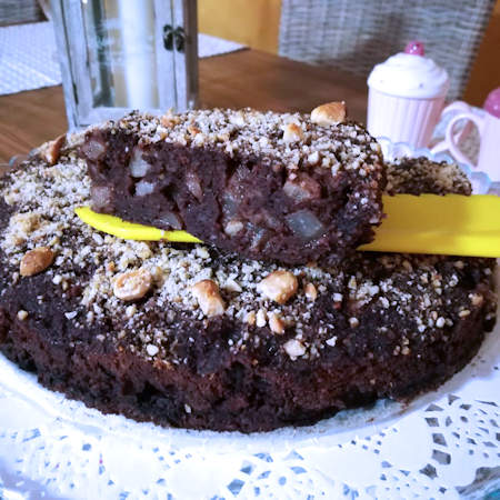 Torta di pane, cioccolato e pere