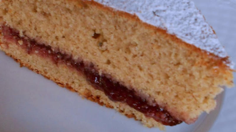 Torta di grano saraceno e ribes rossi