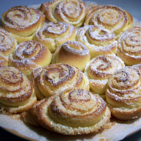 Torta di rose al cioccolato bianco