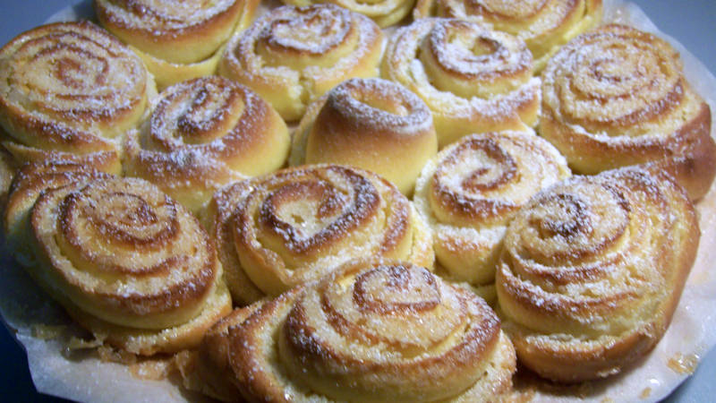 Torta di rose al cioccolato bianco