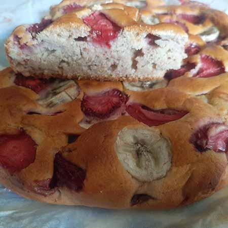 Torta fragole e banane senza zucchero