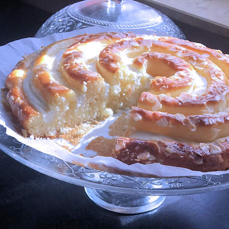 Torta girella con crema al formaggio