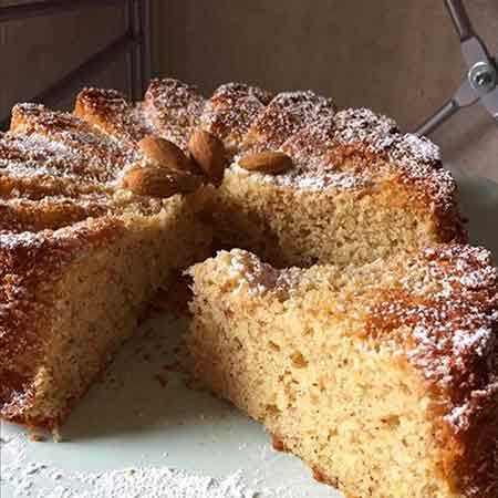 Torta mandorle e yogurt