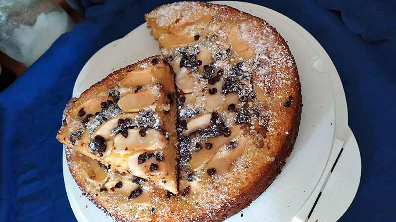 Torta mele e mascarpone con gocce di cioccolato