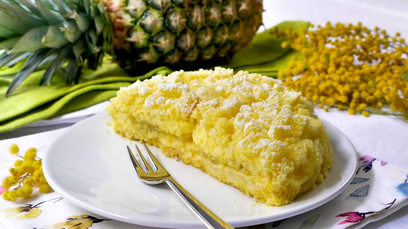 Torta mimosa all'ananas