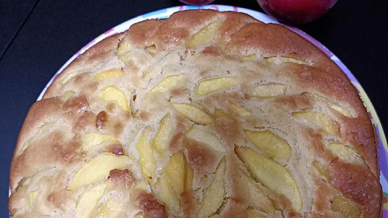 Torta morbida alle pesche