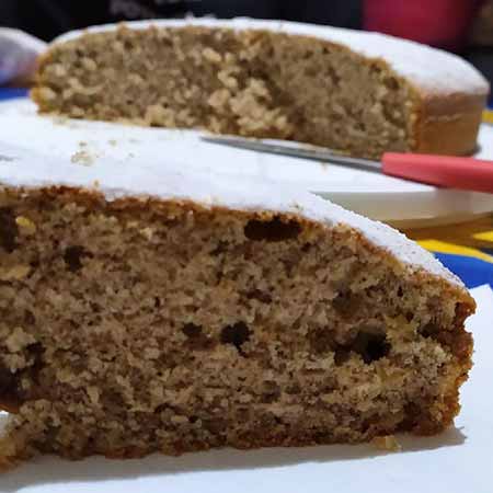 Torta noci ed uvetta