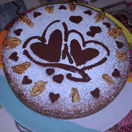 Torta soffice noci e gocce di cioccolato