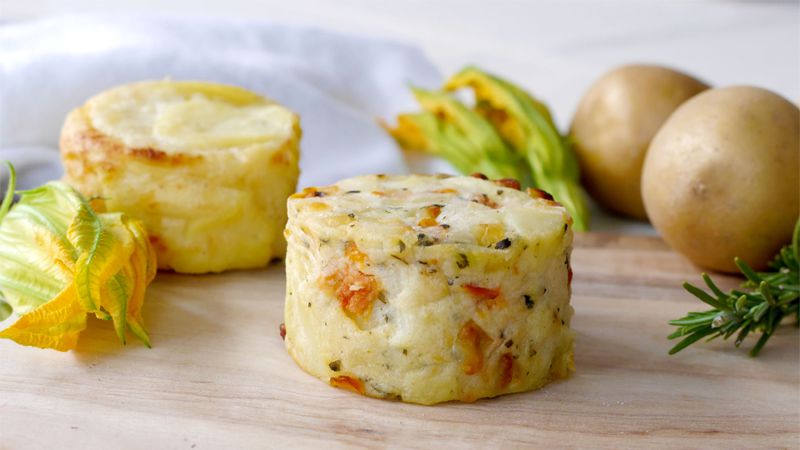 Tortini di patate e fiori di zucca