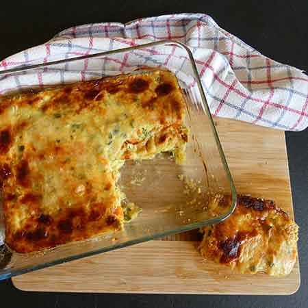 Tortino di zucchine, carote e fiori di zucchina farcito