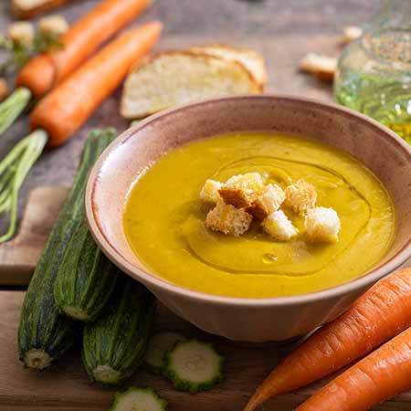 Vellutata veloce di zucchine e carote