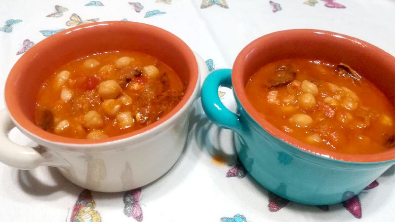 Zuppa di fagioli e ceci