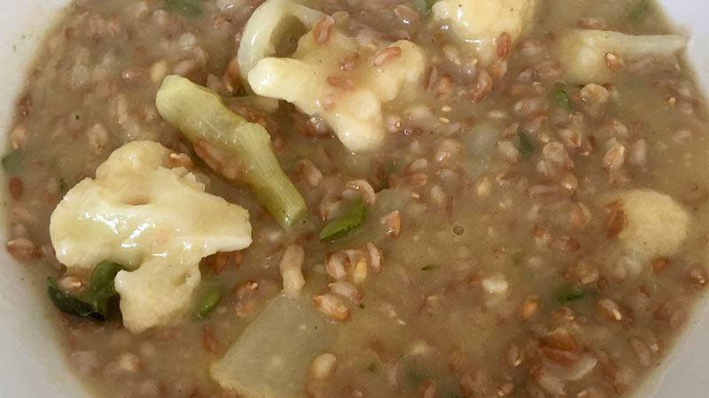 Zuppa di farro con verdure