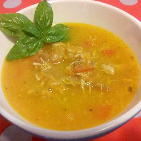 Zuppa di pollo e peperoni al curry