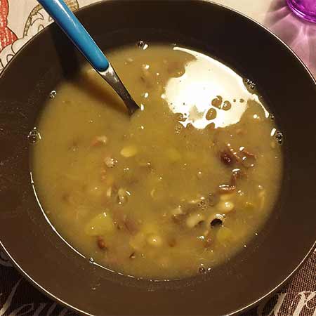 Zuppa veloce legumi e speck